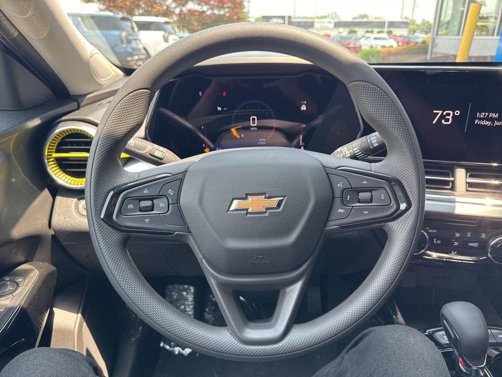 new 2025 Chevrolet Trax car, priced at $22,970