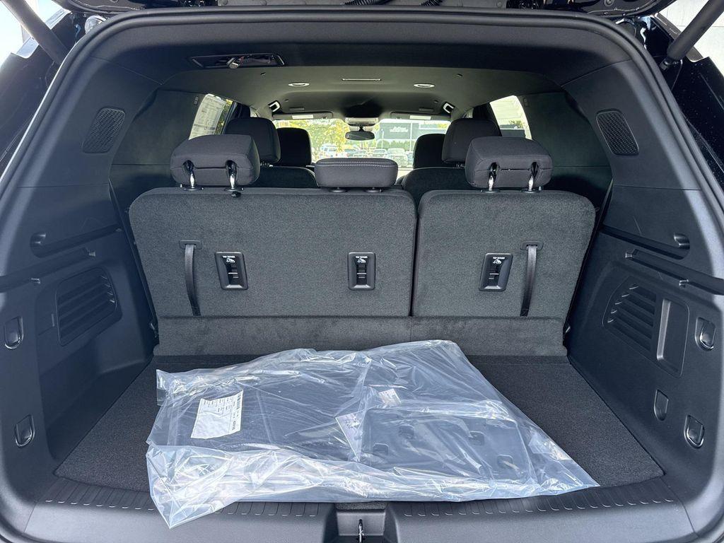 new 2026 Chevrolet Traverse car, priced at $39,920