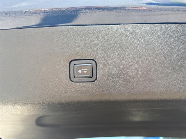 used 2022 Chevrolet Traverse car, priced at $29,664