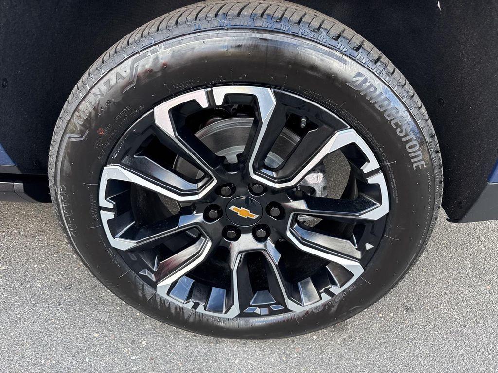new 2026 Chevrolet Suburban car, priced at $104,565