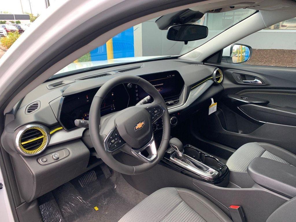 new 2025 Chevrolet Trax car, priced at $24,380