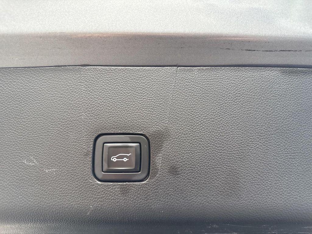 used 2020 Chevrolet Traverse car, priced at $17,980