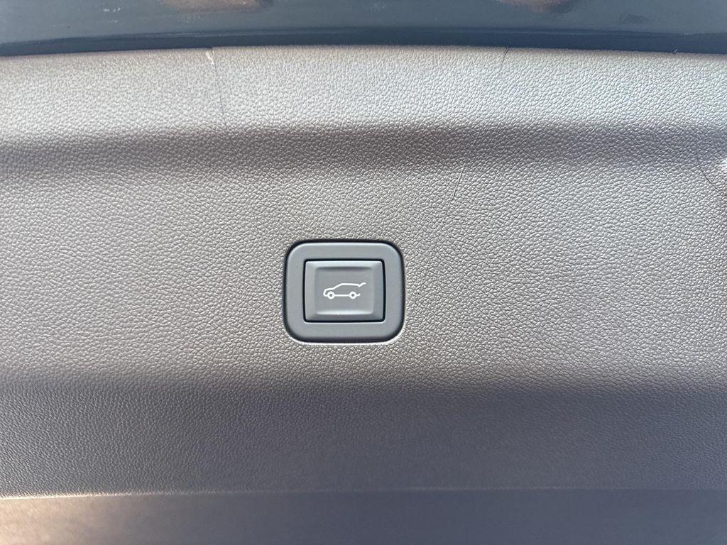 new 2025 Chevrolet Suburban car, priced at $82,384