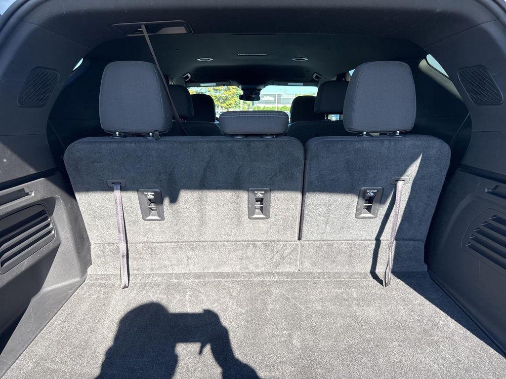 used 2025 Chevrolet Traverse car, priced at $39,980