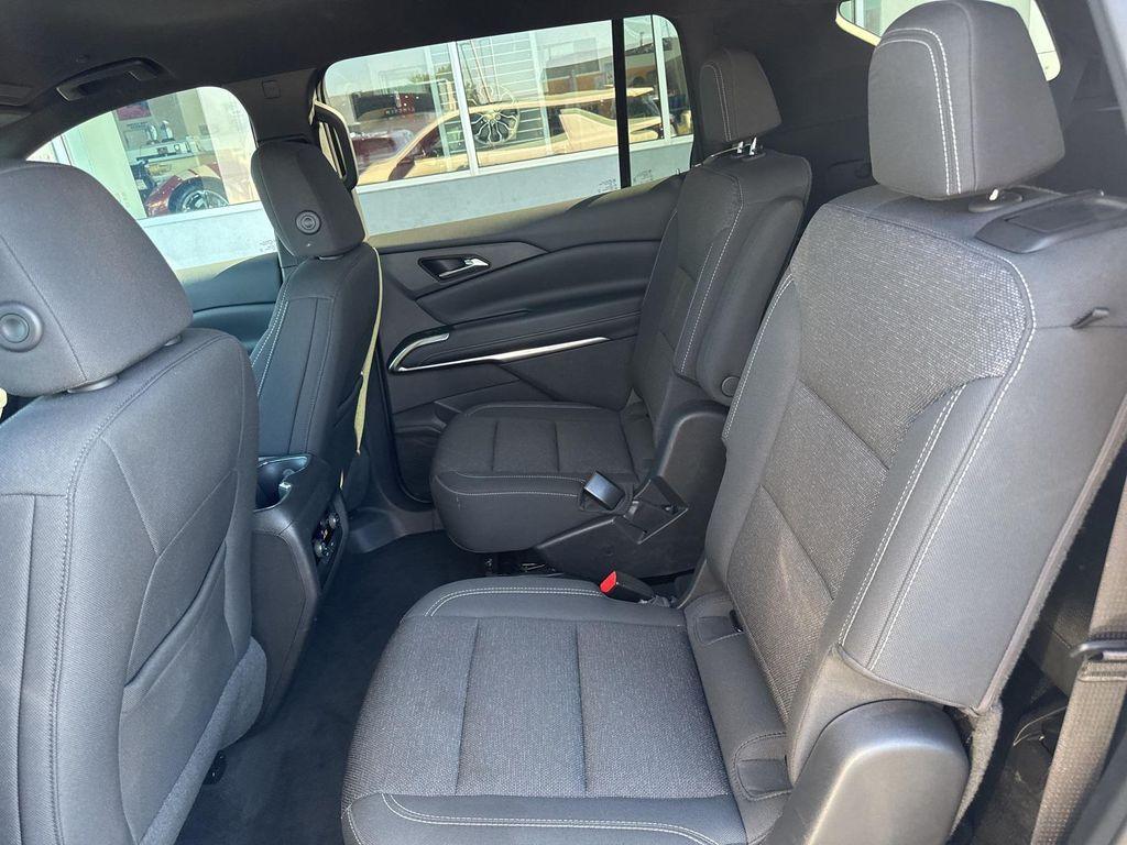 used 2025 Chevrolet Traverse car, priced at $39,980