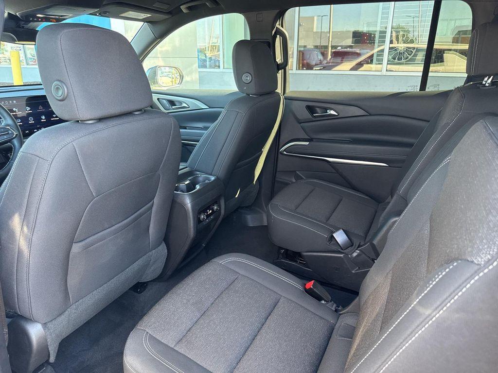 used 2025 Chevrolet Traverse car, priced at $39,980