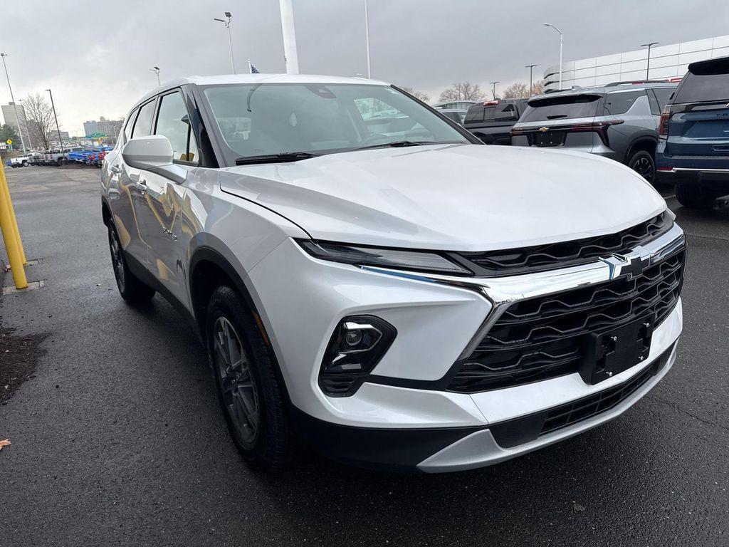 new 2025 Chevrolet Blazer car, priced at $37,105