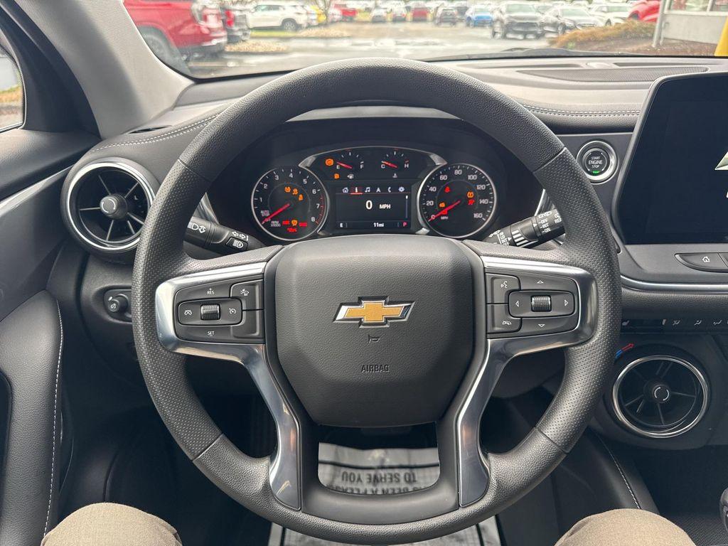 new 2025 Chevrolet Blazer car, priced at $37,105