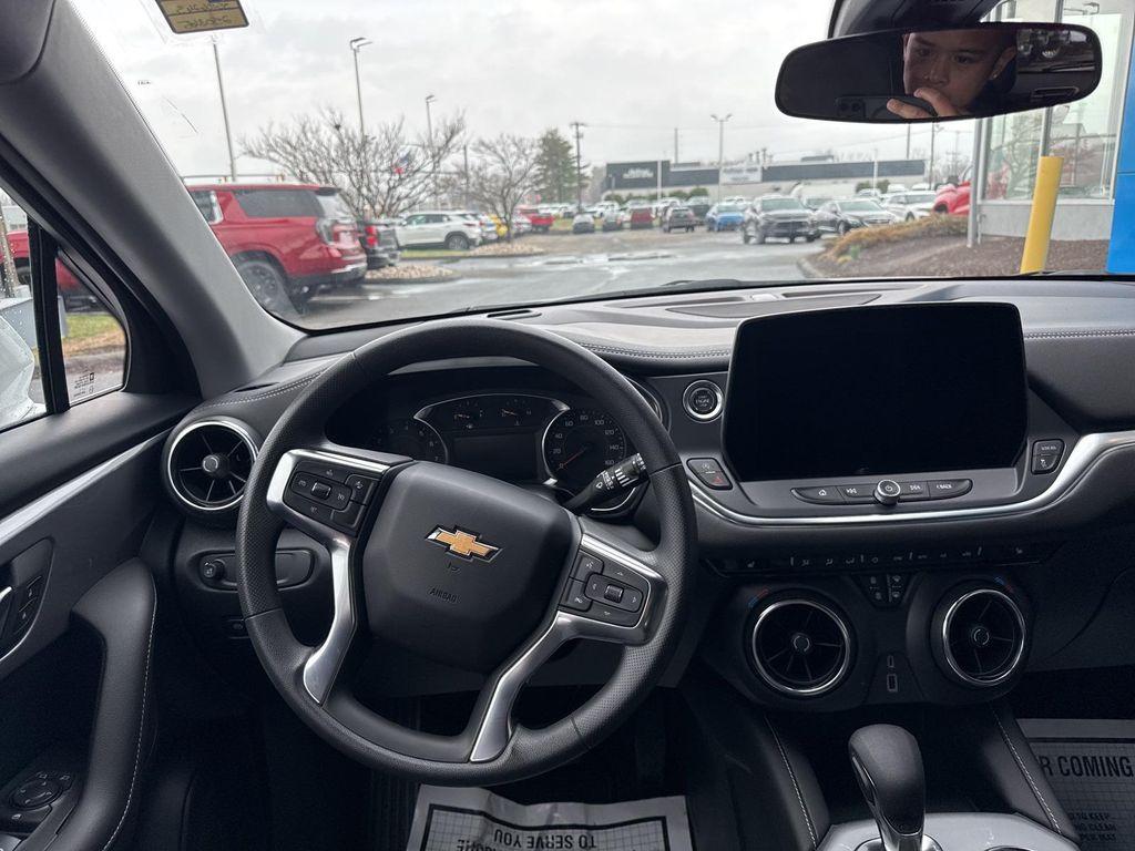 new 2025 Chevrolet Blazer car, priced at $37,105
