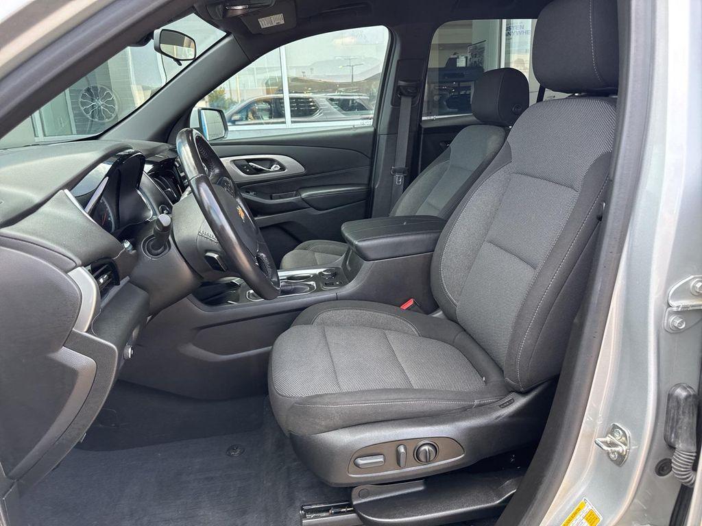 used 2022 Chevrolet Traverse car, priced at $21,915