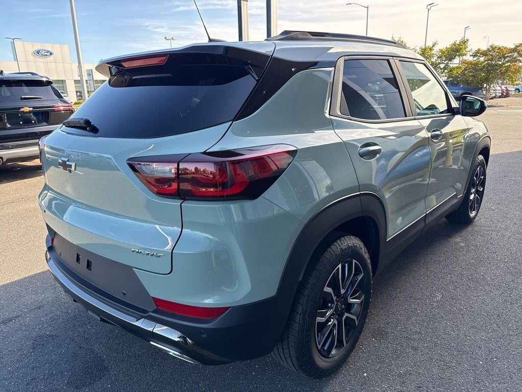new 2025 Chevrolet TrailBlazer car, priced at $29,930