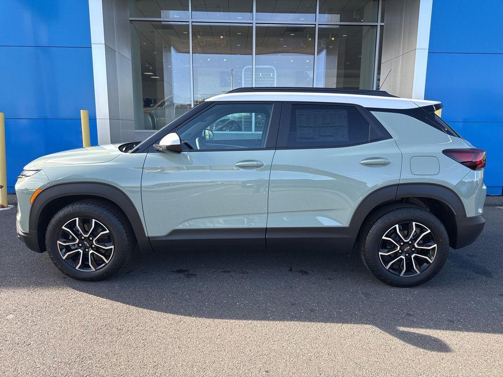 new 2025 Chevrolet TrailBlazer car, priced at $29,930