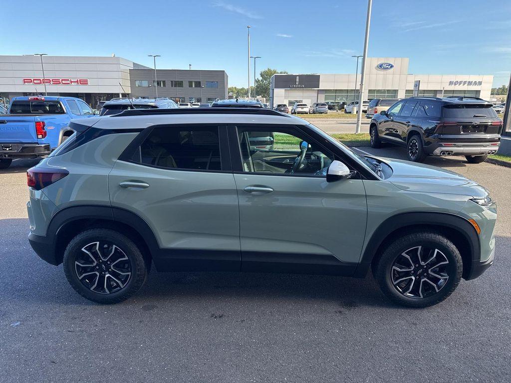 new 2025 Chevrolet TrailBlazer car, priced at $29,930