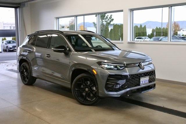 new 2025 Volkswagen Tiguan car, priced at $37,717