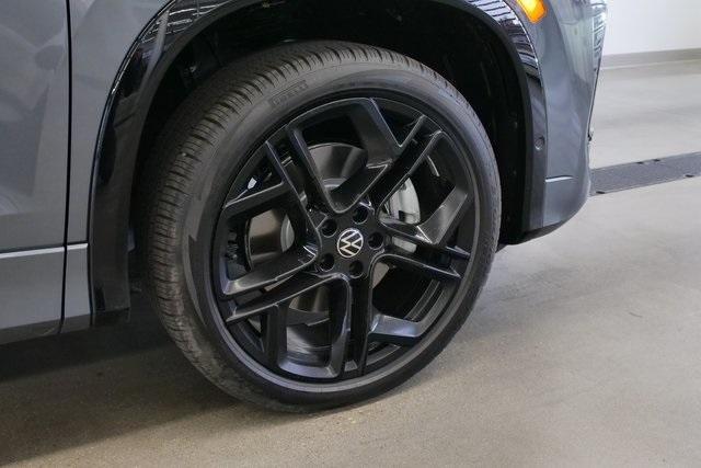 new 2025 Volkswagen Tiguan car, priced at $37,717