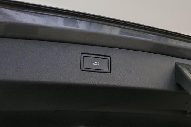 new 2025 Volkswagen Tiguan car, priced at $37,717