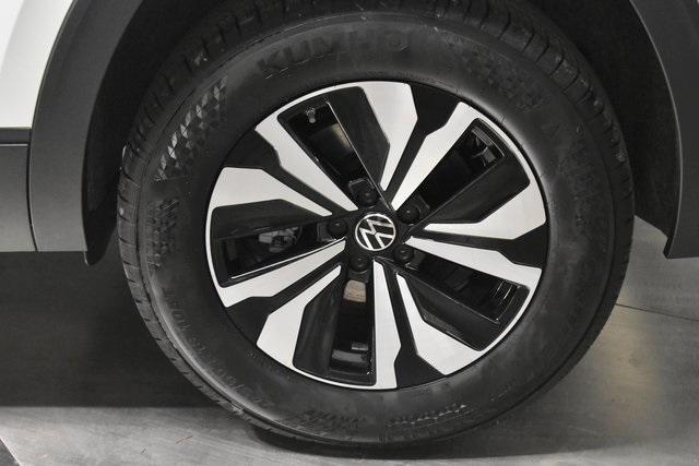 new 2024 Volkswagen Atlas Cross Sport car, priced at $40,716