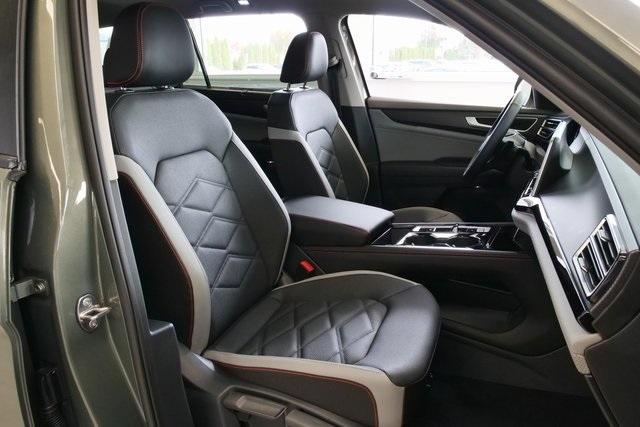 new 2026 Volkswagen Atlas car, priced at $49,335