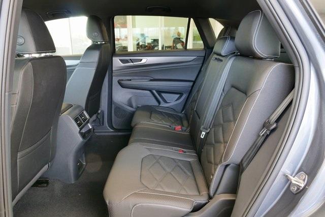 new 2025 Volkswagen Atlas Cross Sport car, priced at $39,923
