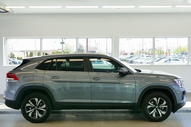 new 2025 Volkswagen Atlas Cross Sport car, priced at $39,923