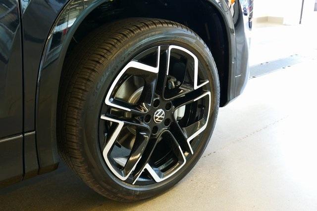 new 2025 Volkswagen Tiguan car, priced at $41,991