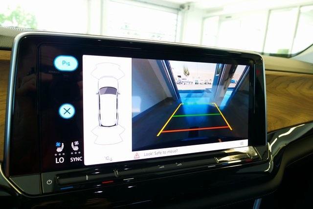 new 2025 Volkswagen Atlas car, priced at $44,834