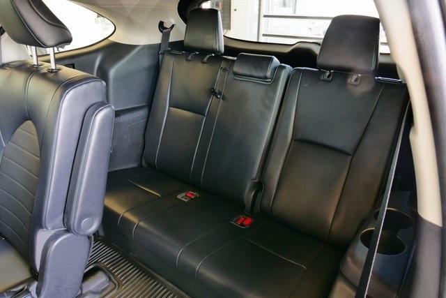 used 2022 Toyota Highlander car, priced at $36,999