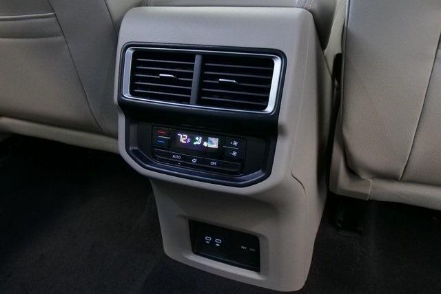 new 2026 Volkswagen Atlas car, priced at $50,006