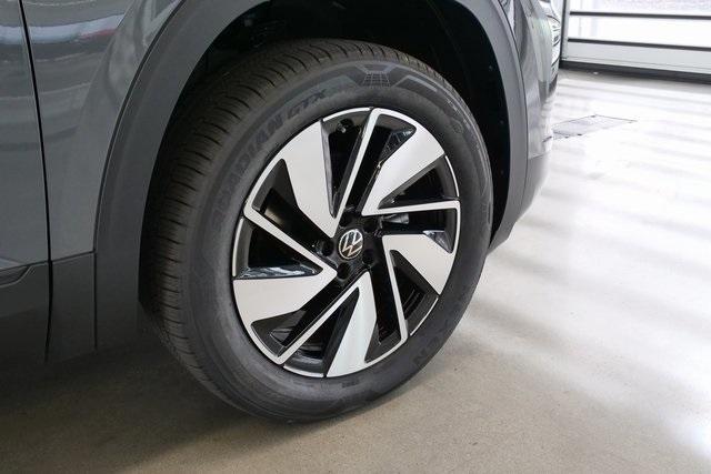new 2026 Volkswagen Atlas car, priced at $50,006