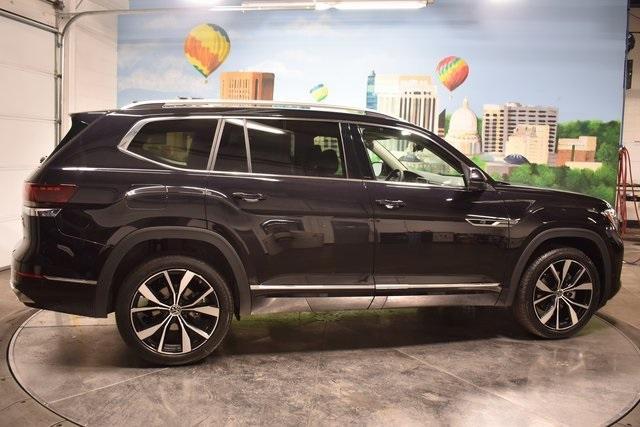 new 2025 Volkswagen Atlas car, priced at $56,709