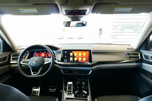 new 2025 Volkswagen Atlas car, priced at $47,921