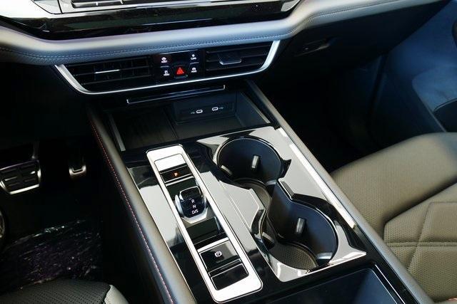 new 2025 Volkswagen Atlas car, priced at $47,921