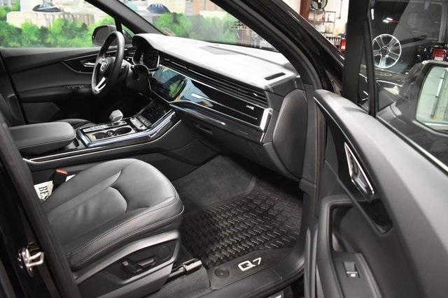 used 2025 Audi Q7 car, priced at $55,999