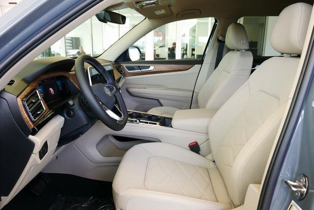 new 2025 Volkswagen Atlas car, priced at $46,492