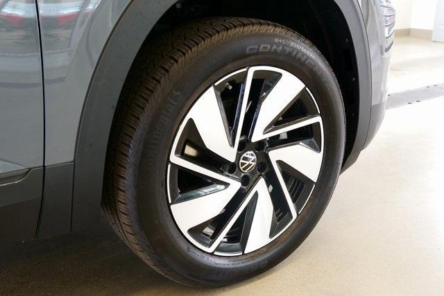new 2025 Volkswagen Atlas car, priced at $46,492