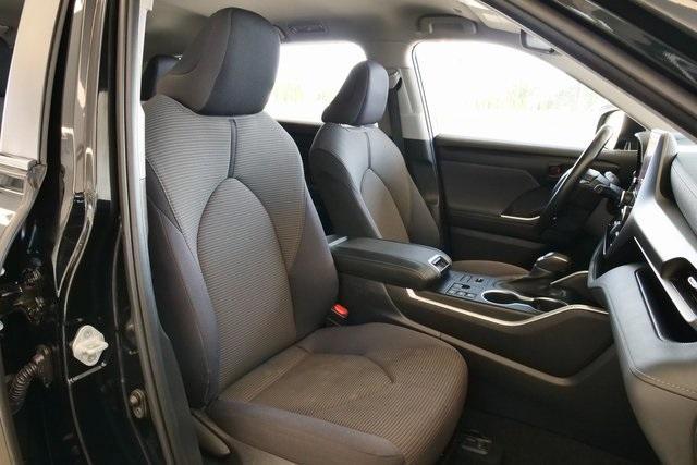 used 2023 Toyota Highlander car, priced at $31,467