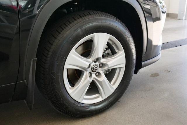 used 2023 Toyota Highlander car, priced at $31,467