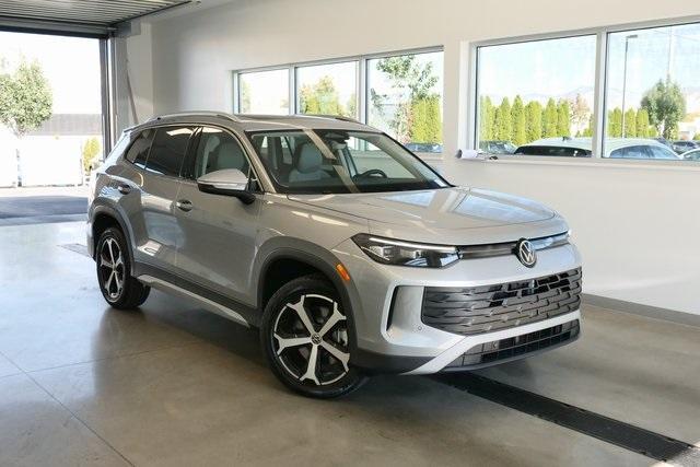 new 2025 Volkswagen Tiguan car, priced at $36,225
