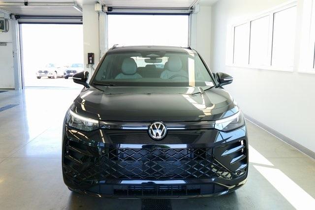 new 2025 Volkswagen Tiguan car, priced at $37,662