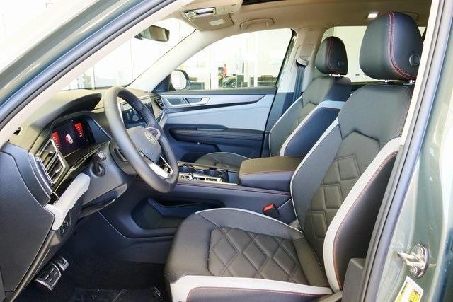 new 2025 Volkswagen Atlas car, priced at $49,244