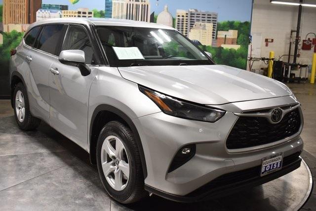 used 2023 Toyota Highlander car, priced at $35,494