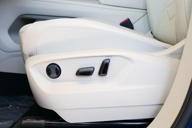 new 2025 Volkswagen Atlas car, priced at $46,173