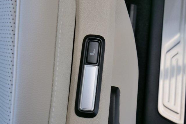 new 2025 Volkswagen Atlas car, priced at $54,155
