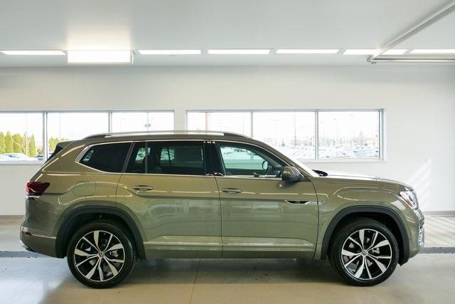 new 2025 Volkswagen Atlas car, priced at $54,155