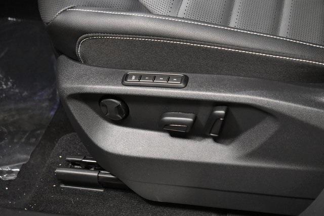 new 2025 Volkswagen Atlas car, priced at $49,914