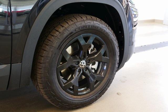 new 2025 Volkswagen Atlas car, priced at $47,921