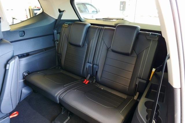 new 2025 Volkswagen Atlas car, priced at $51,984