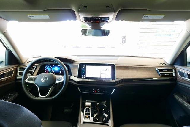 new 2025 Volkswagen Atlas car, priced at $51,984