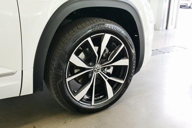 used 2025 Volkswagen Atlas car, priced at $42,911