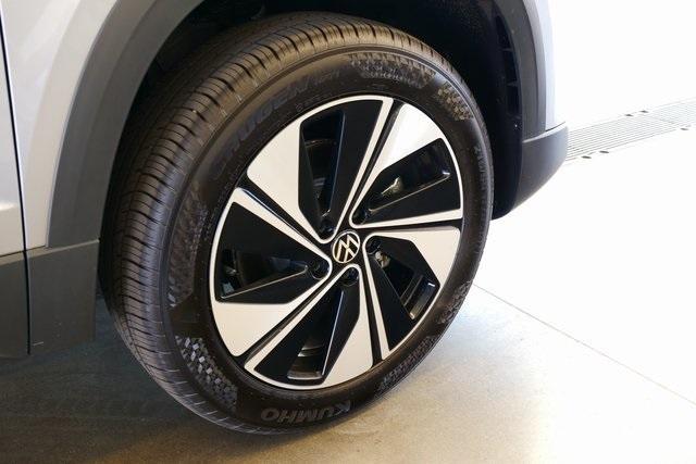 new 2025 Volkswagen Taos car, priced at $32,516